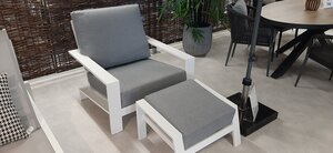 Lincoln Loungechair wit met voetenbank showroomverlater