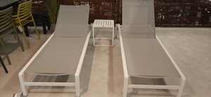 Yoi  2x Hokan lounger plus side table showroomverlater - afbeelding 1